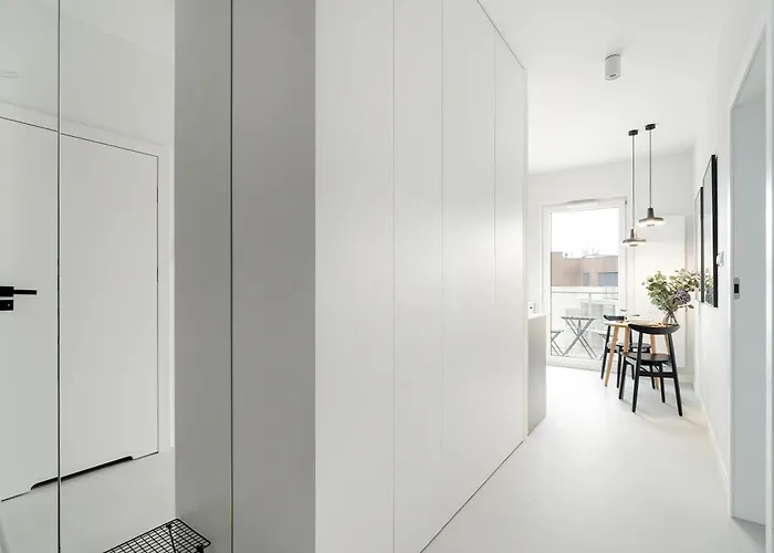 Modern Remote Work Close To The Malta By Renters Πόζναν